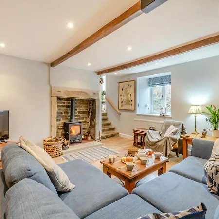 2 Ivy Terrace *