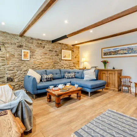 2 Ivy Terrace *